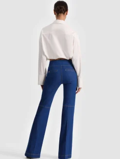 HOT JEAN