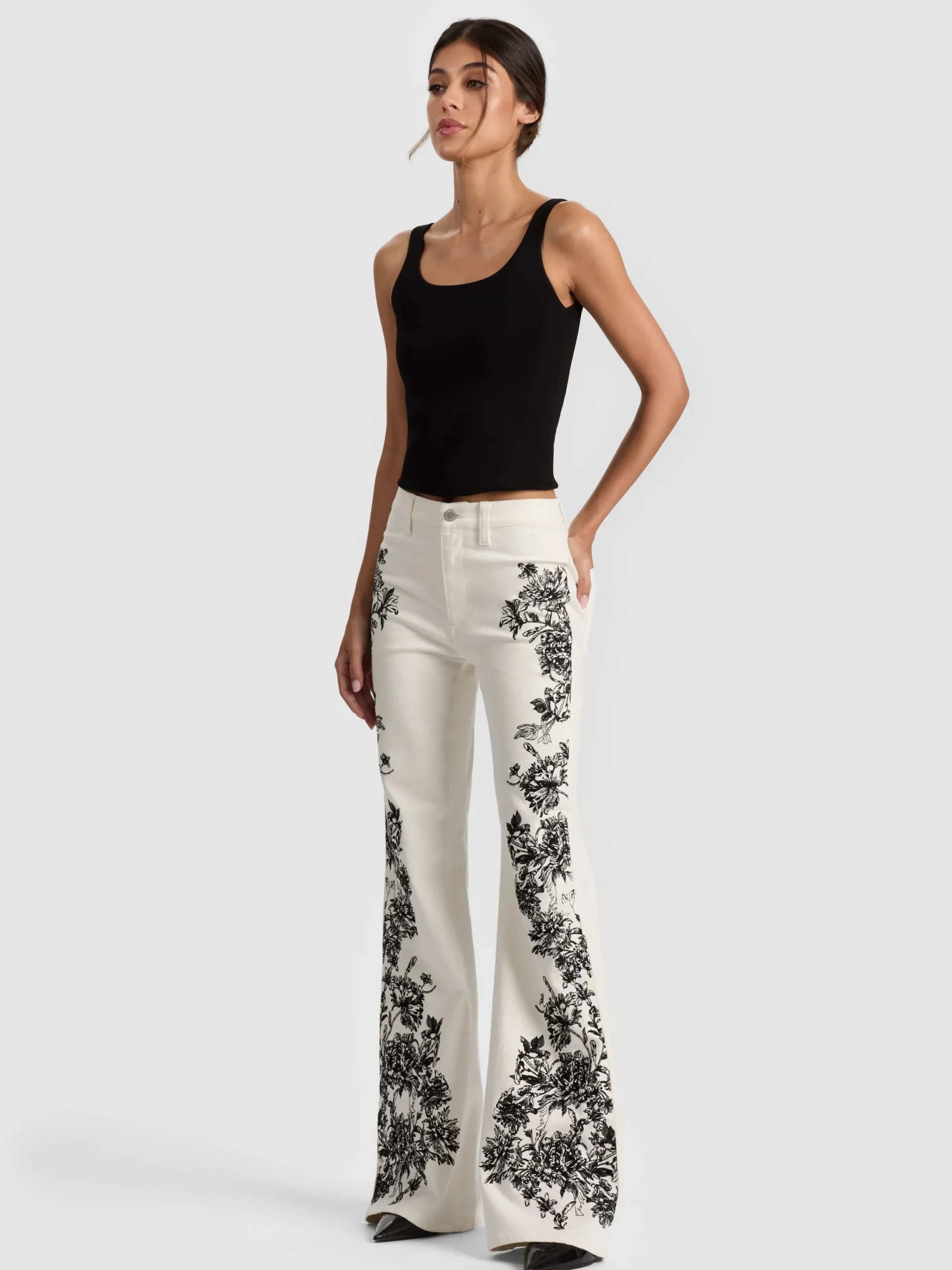 SB EMBROIDERED JEAN